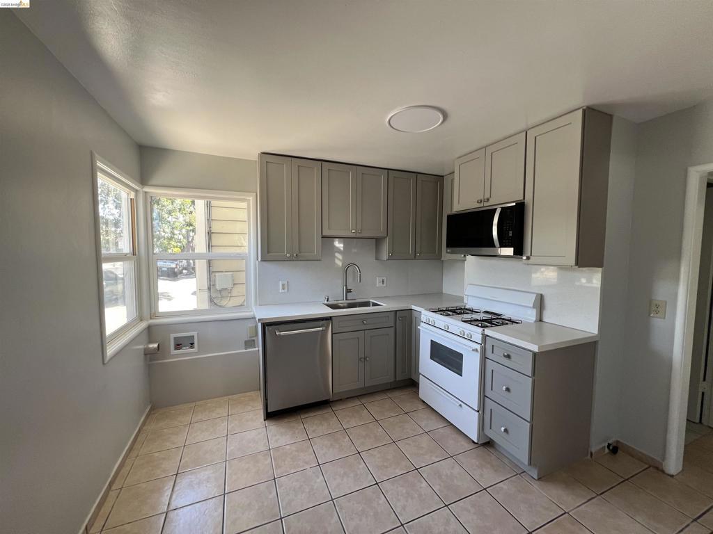 6293 Vallejo St — photo