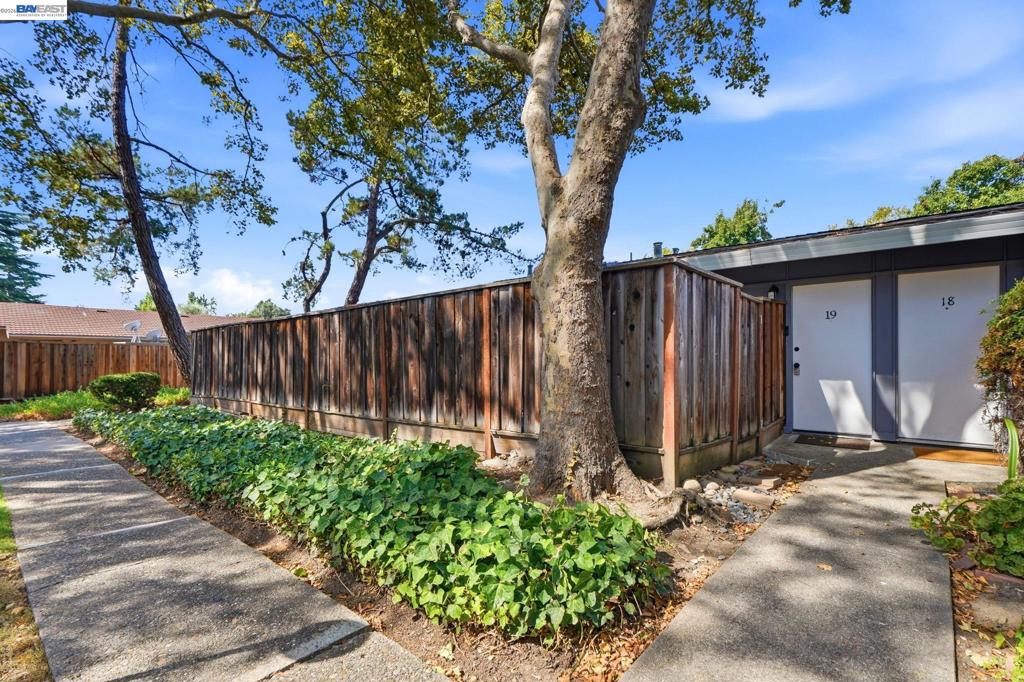 2600 Jones Rd 19 — photo