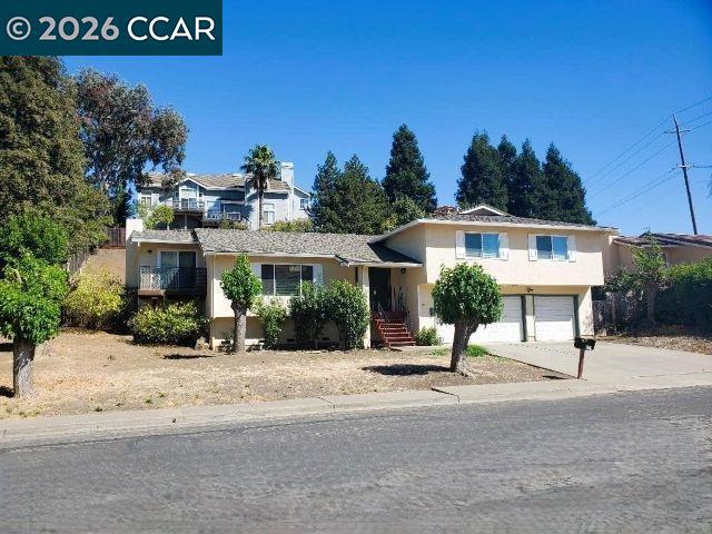 708 Court Ln — photo