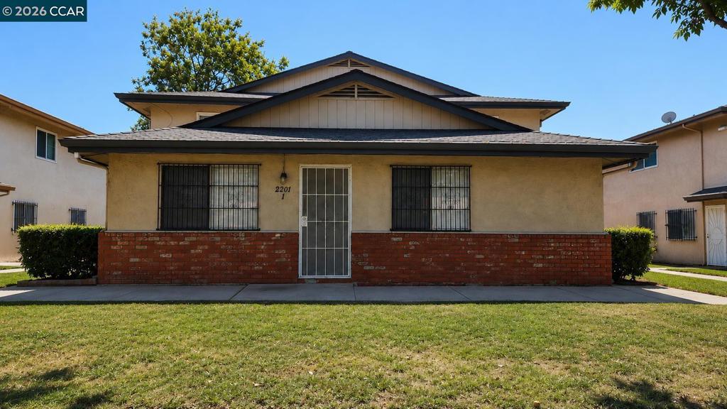 2201 Lemontree Way 1 — photo