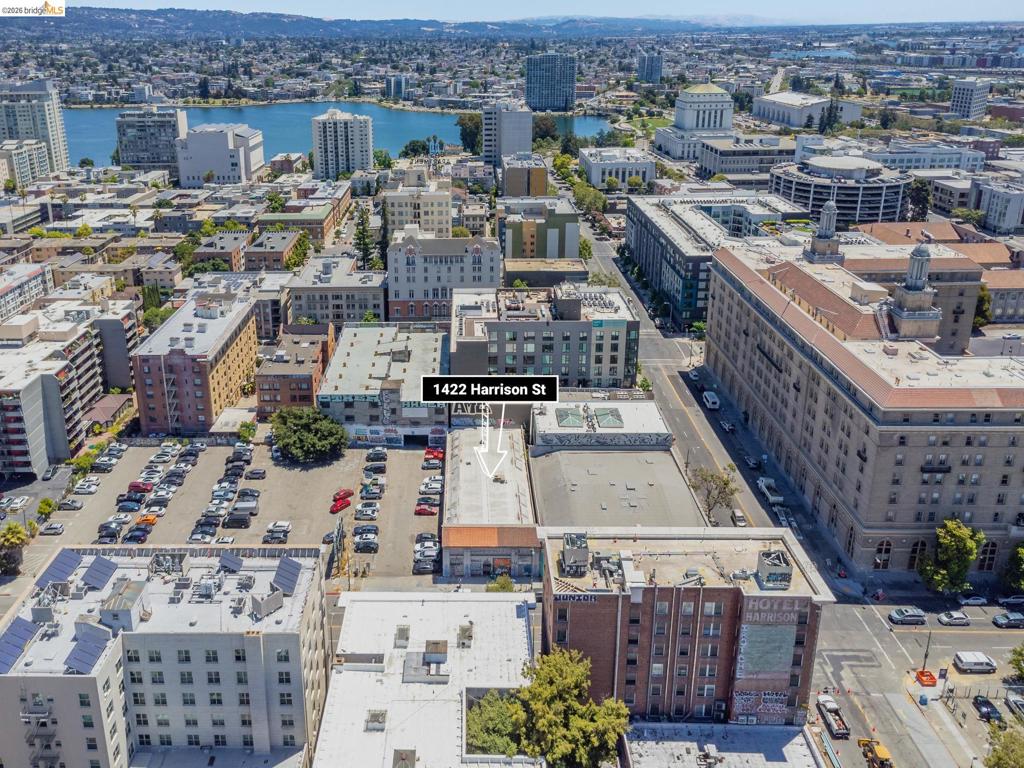 1422 Harrison St — photo