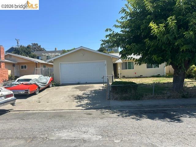 286 Redwing St — photo