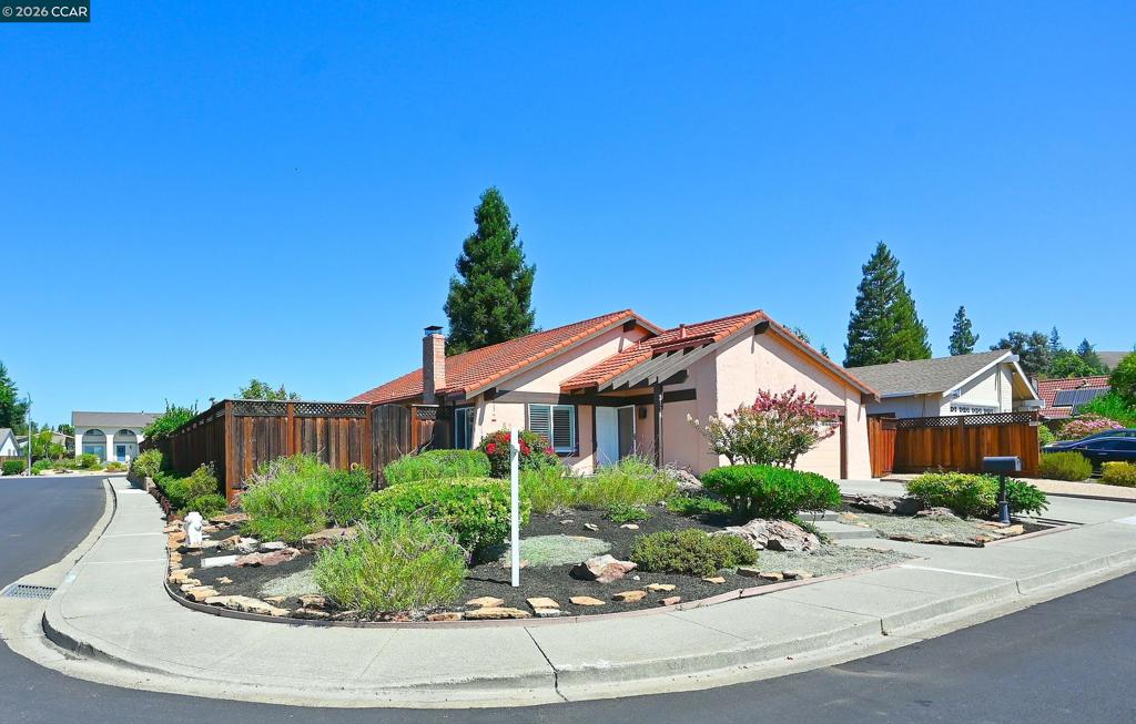 3438 Loreto Dr. — photo