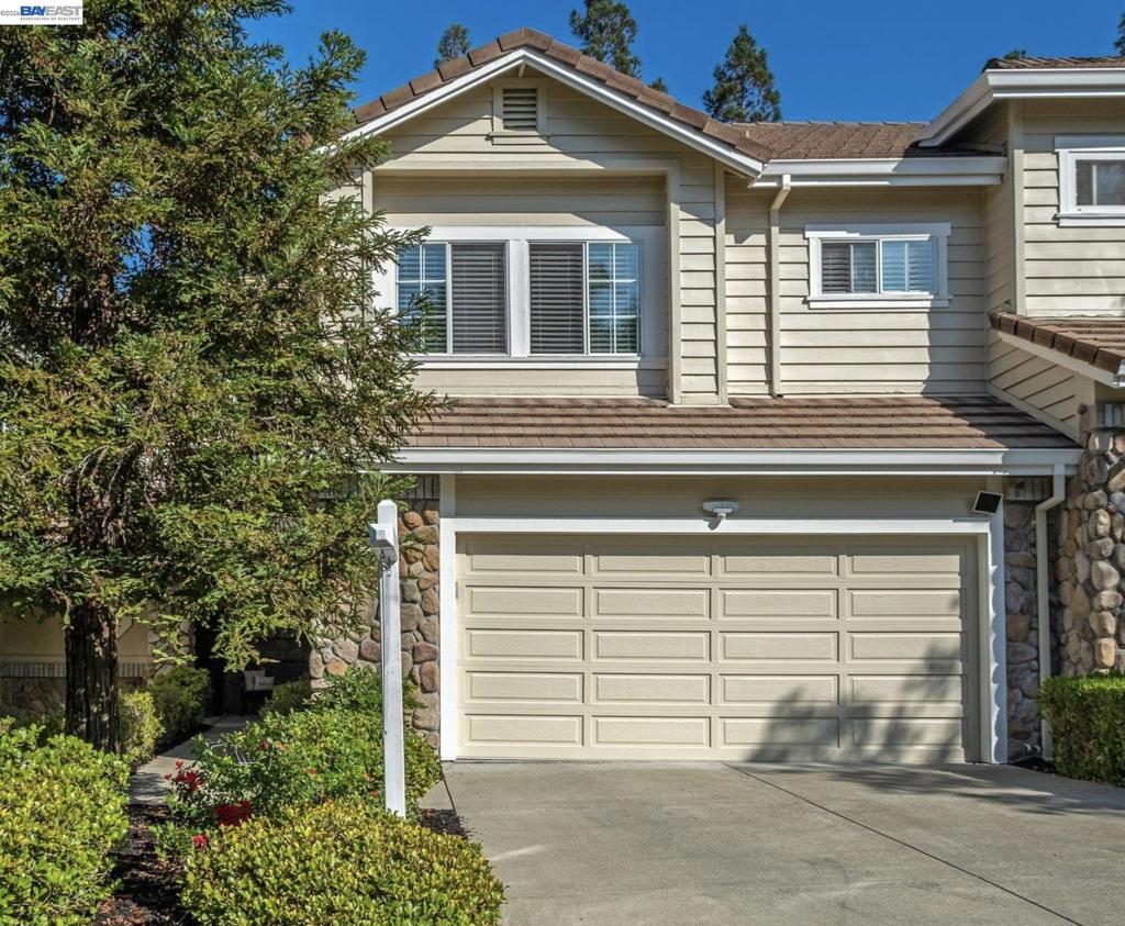 210 Wood Valley Pl — photo