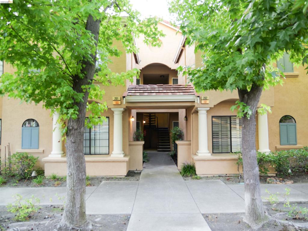5022 Lakeview Dr 202 — photo