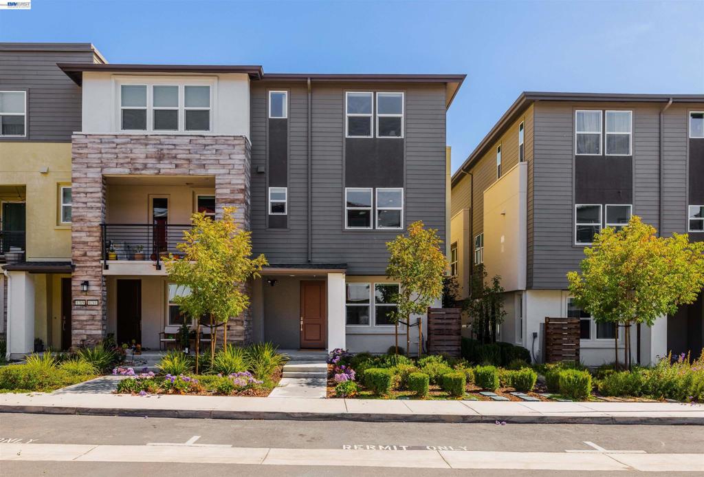 1207 Lorenzini Loop — photo