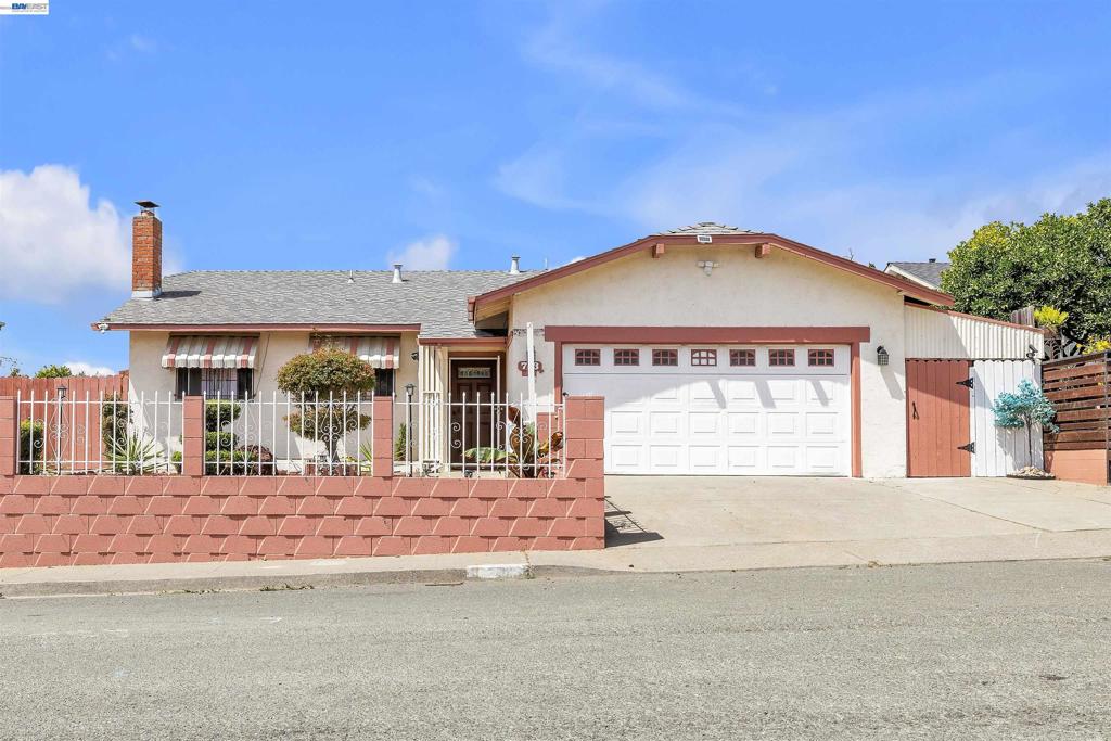 713 Falcon Drive — photo