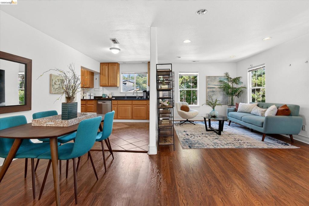 7925 Greenly — photo
