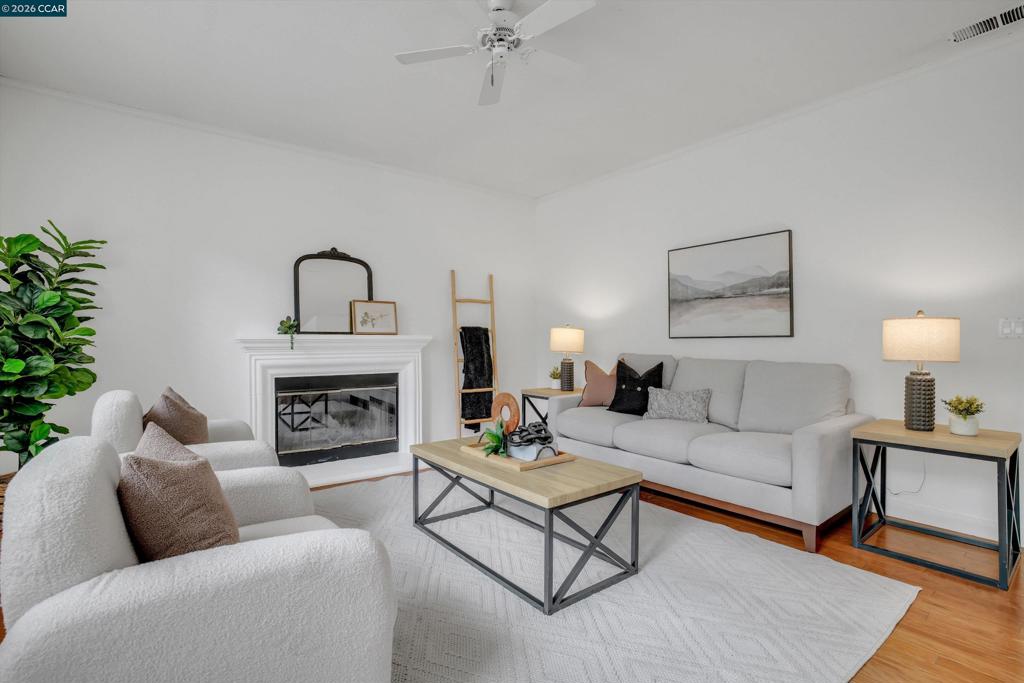 1932 Medicine Mountain Ct — photo