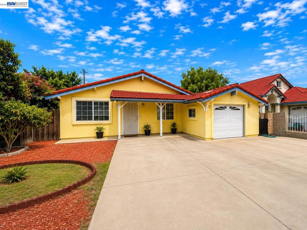 1307 Cathay Dr — photo