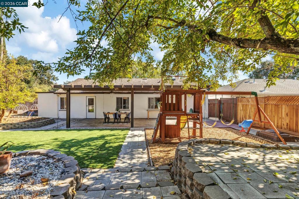 1162 Francine Ct — photo