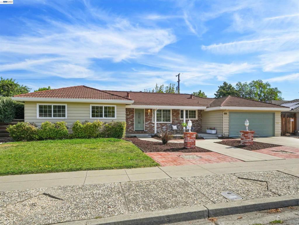 38660 Kimbro St — photo