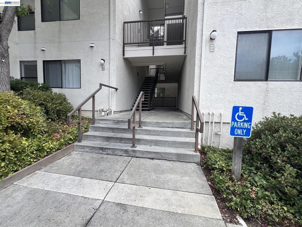 21239 Gary Dr 202E — photo