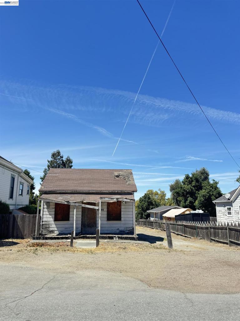43365 Ellsworth St — photo