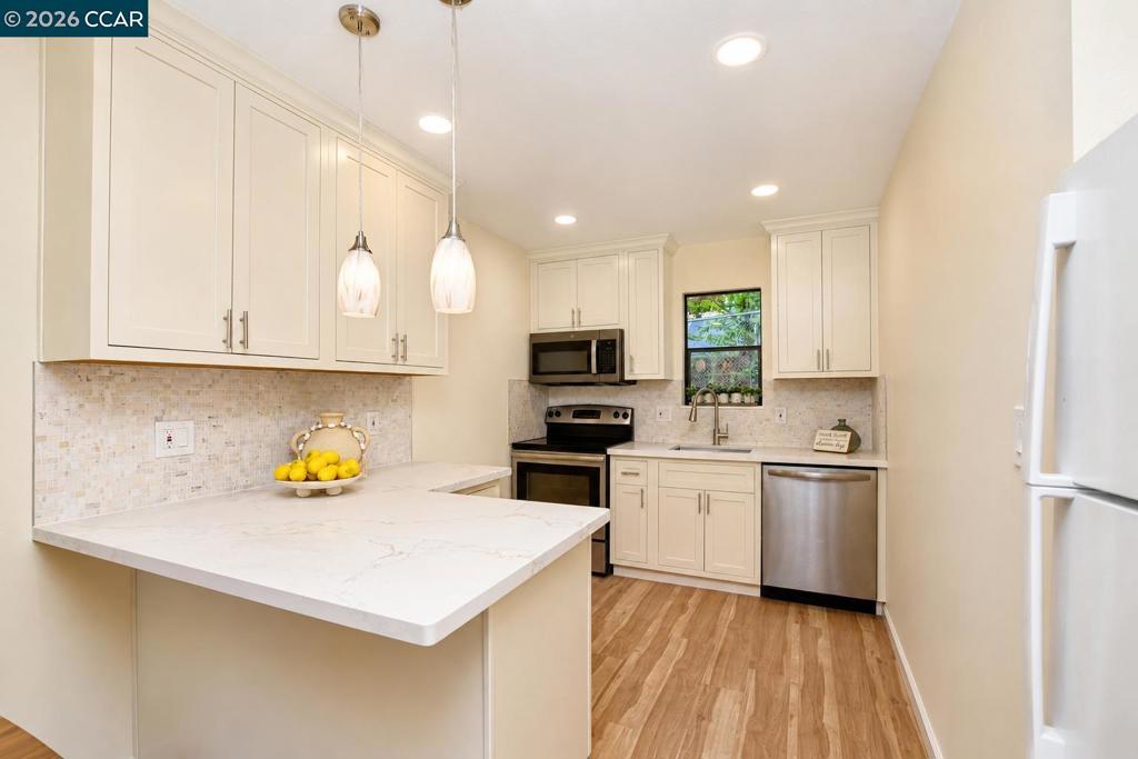395 Camelback Rd 2 — photo