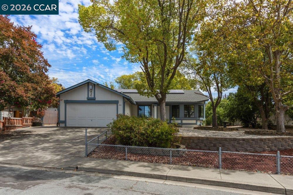 395 Marti Marie Dr — photo