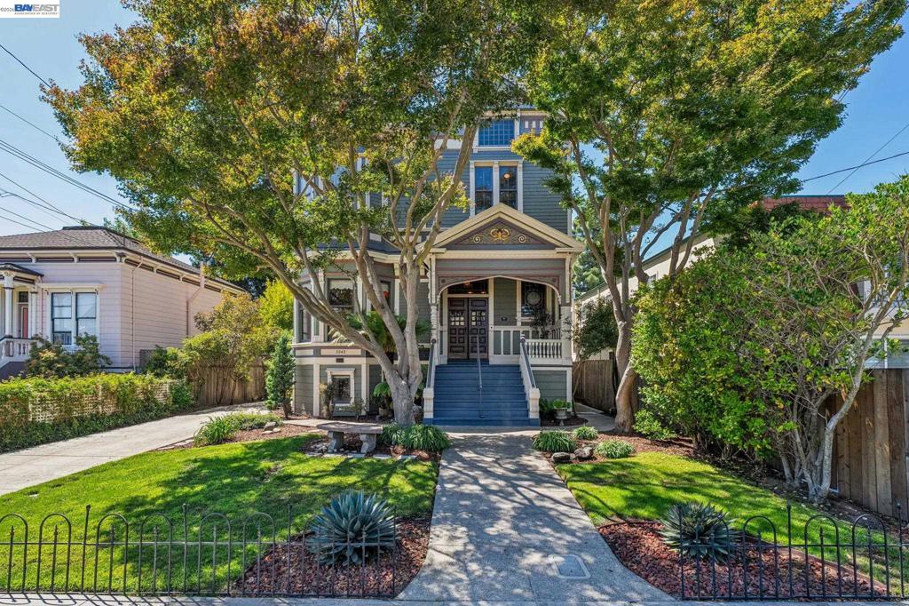 2242 San Antonio Ave — photo