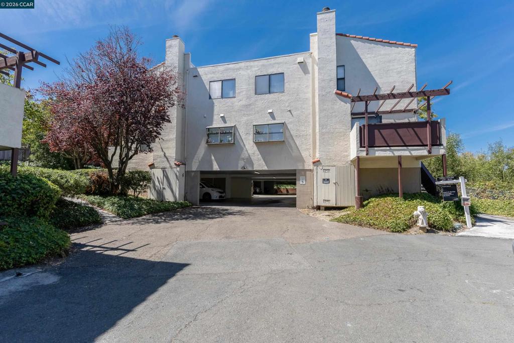 1729 Dalessi Dr — photo