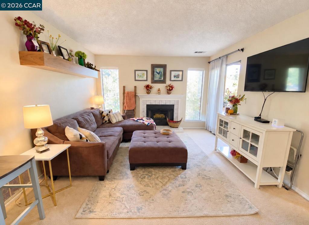 161 Village Pl — photo