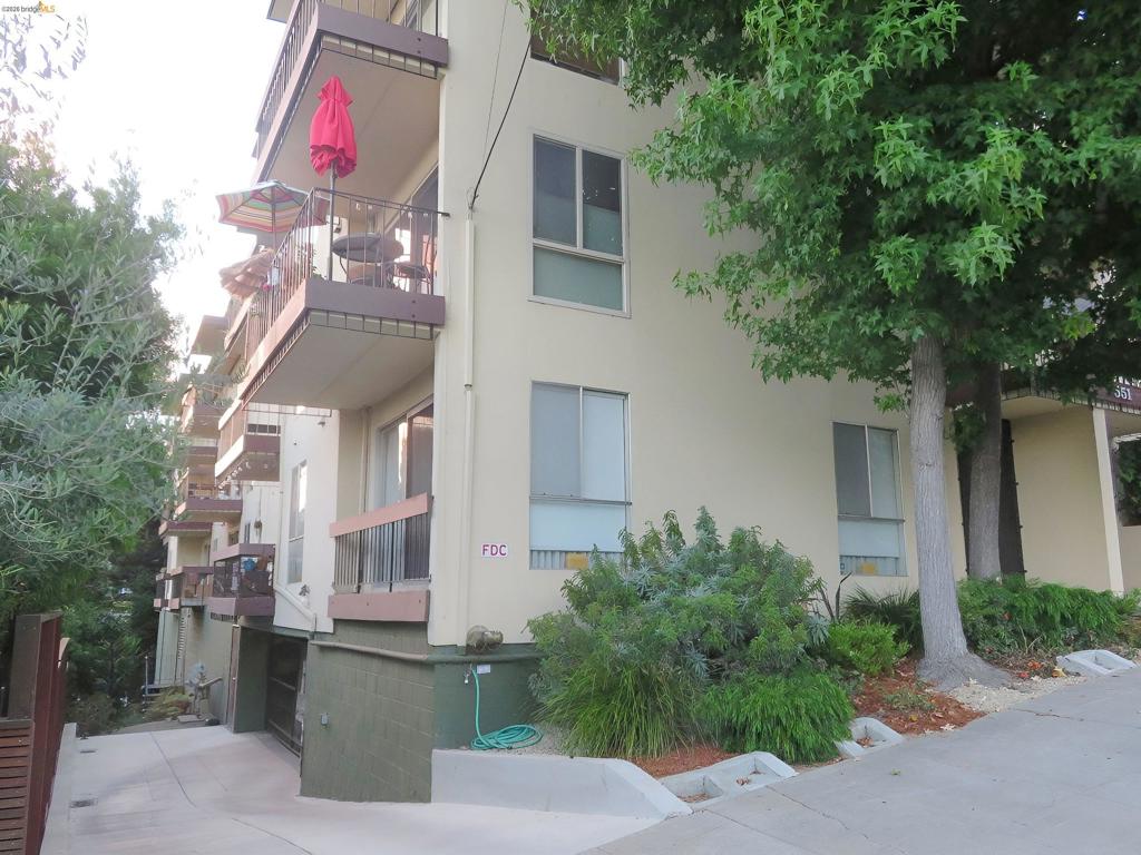 551 Jean St 410 — photo