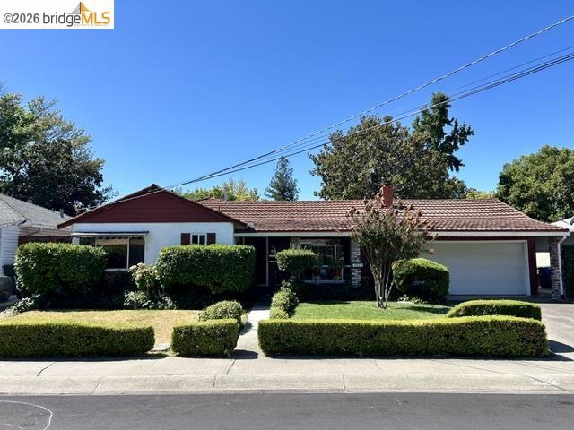 2133 Holbrook Dr — photo