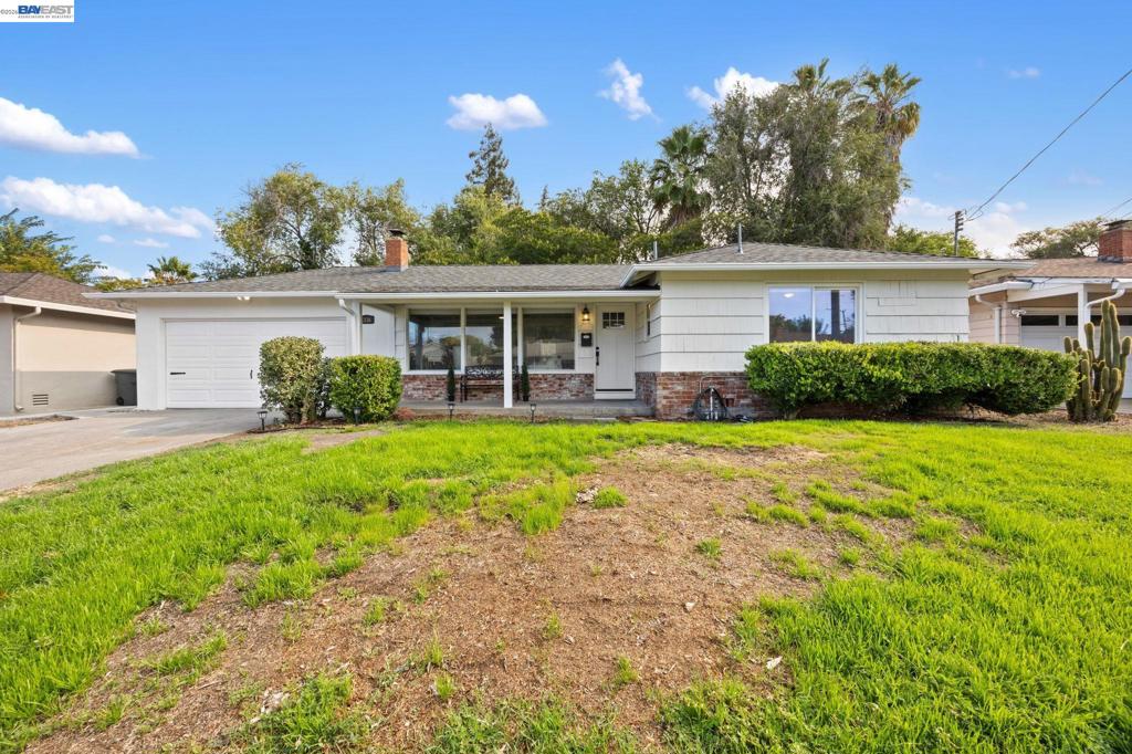 2136 Holbrook Drive — photo