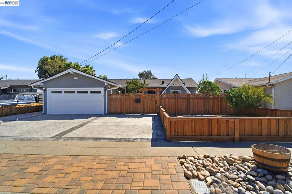 8278 Juniper Ave — photo