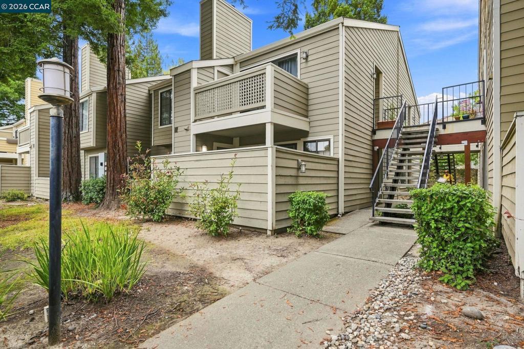 290 Eastridge Dr — photo