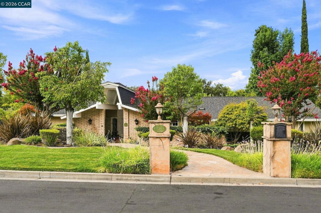 126 Peake Pl — photo