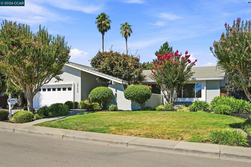 2706 Canyon Creek Dr. — photo