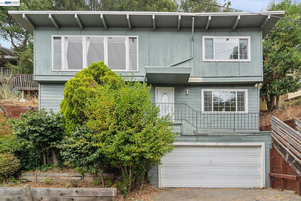 6151 Valley View Rd — photo