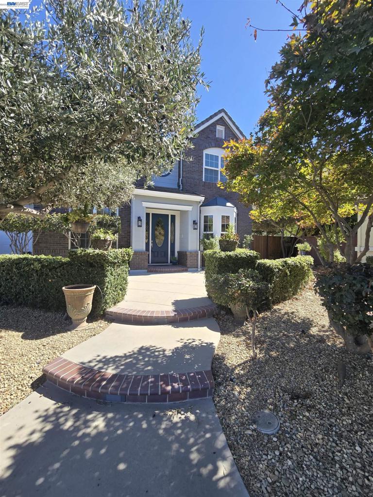 1896 Lourdes Court — photo