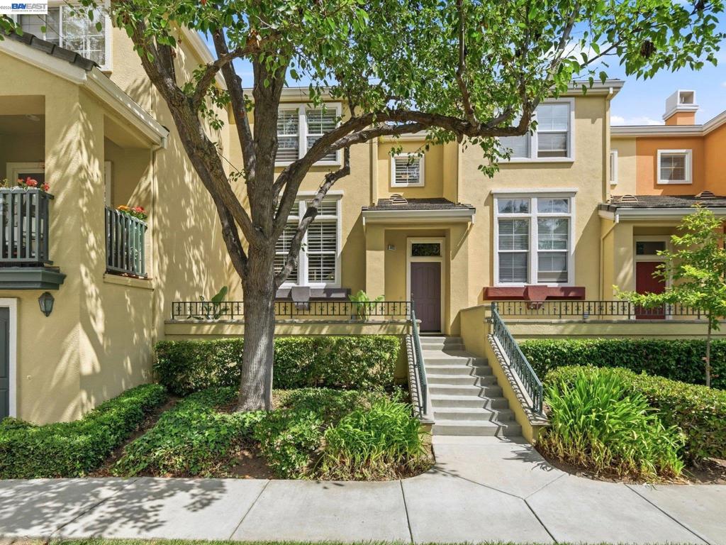 3423 Ellery Cmn — photo