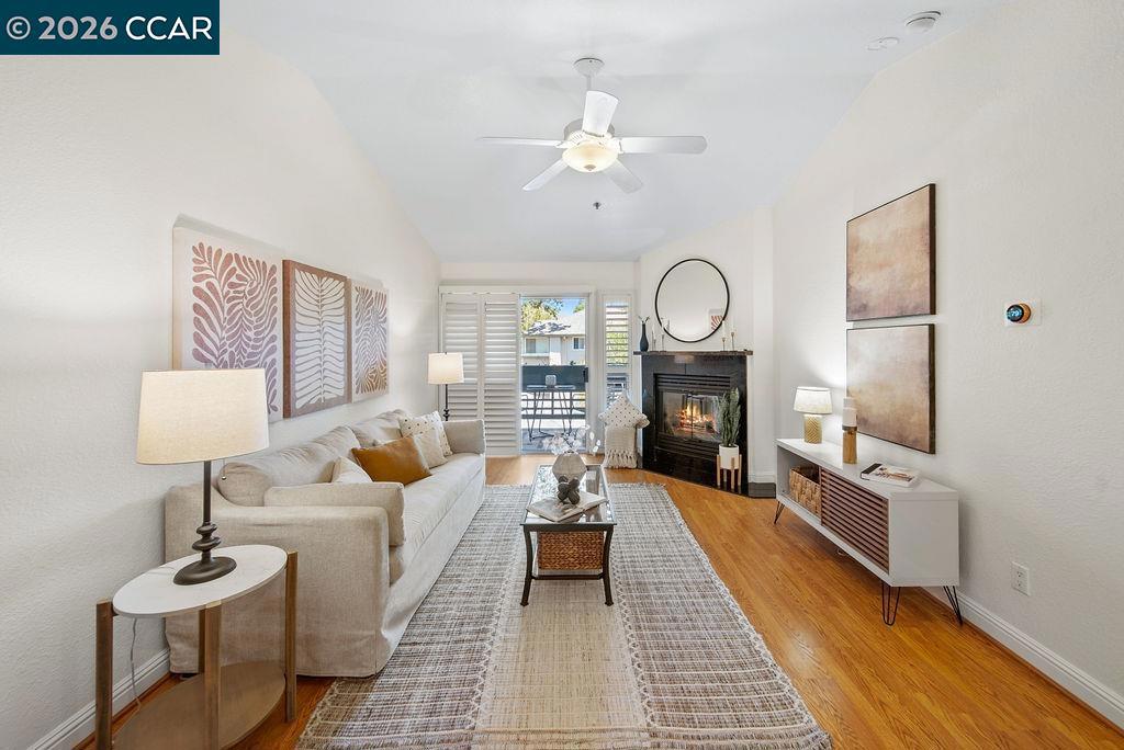 2530 Oak Rd Unit 303 — photo