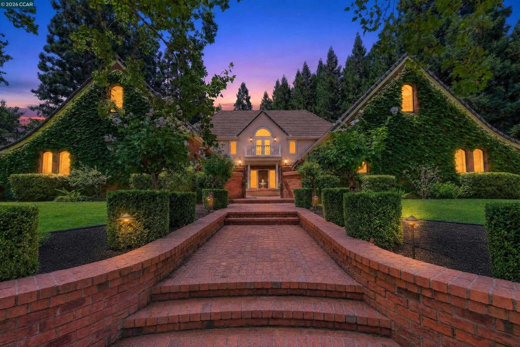114 Pepperwood Ct — photo