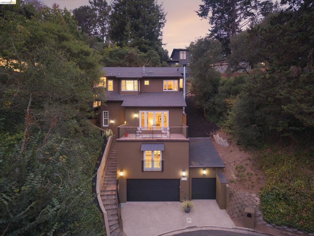 695 Florence — photo