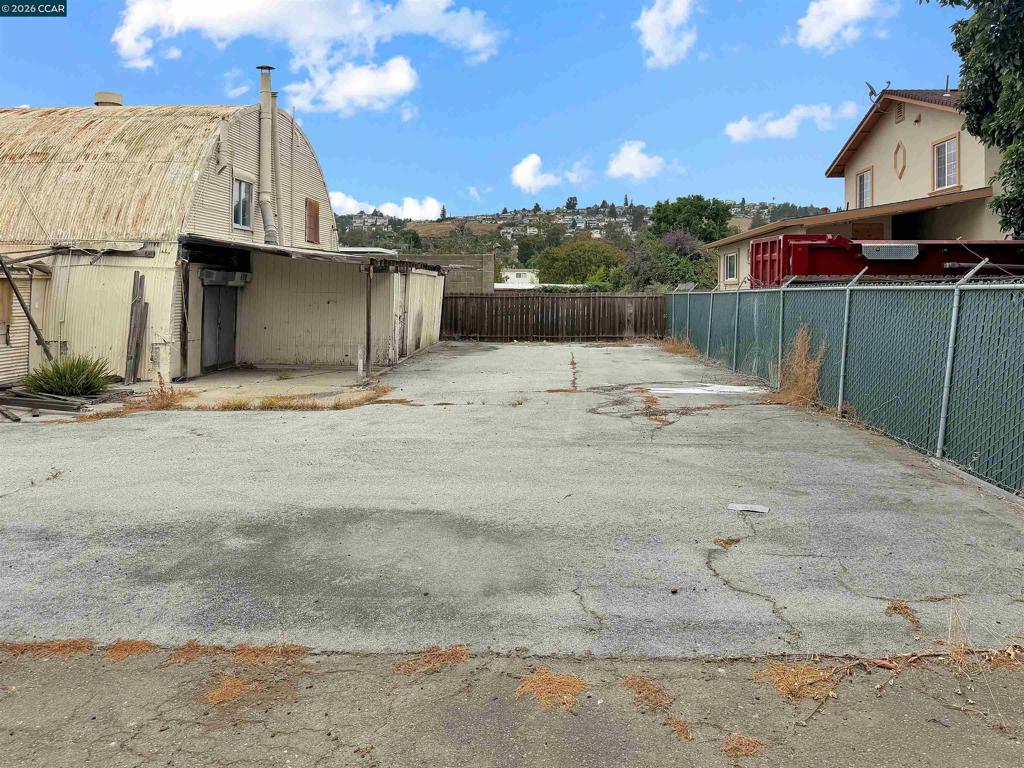 1452 165th Ave — photo