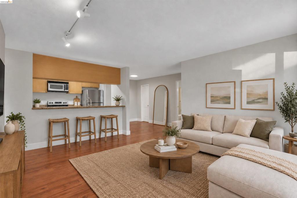 1085 Murrieta Blvd 125 — photo