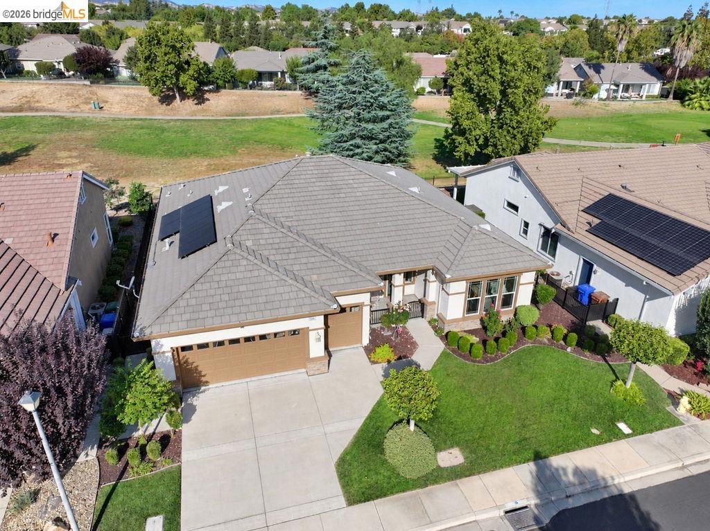 1109 Burghley Ln — photo