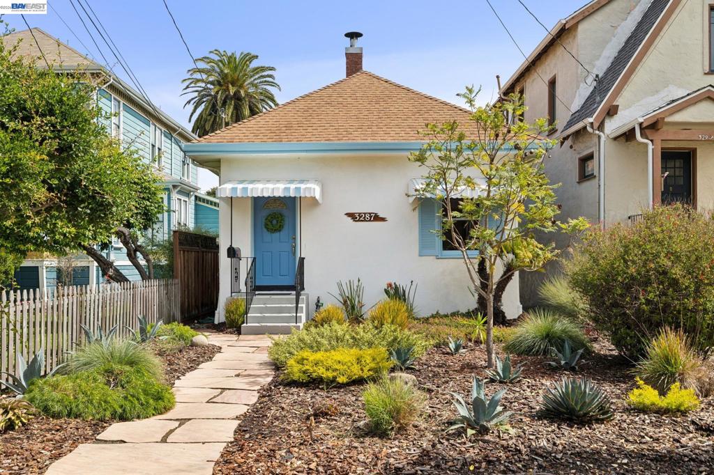 3287 Briggs Ave — photo