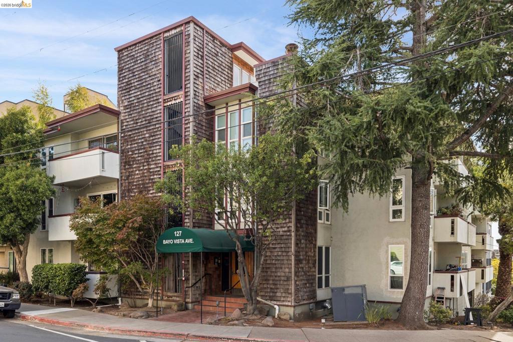 127 Bayo Vista Ave 104 — photo