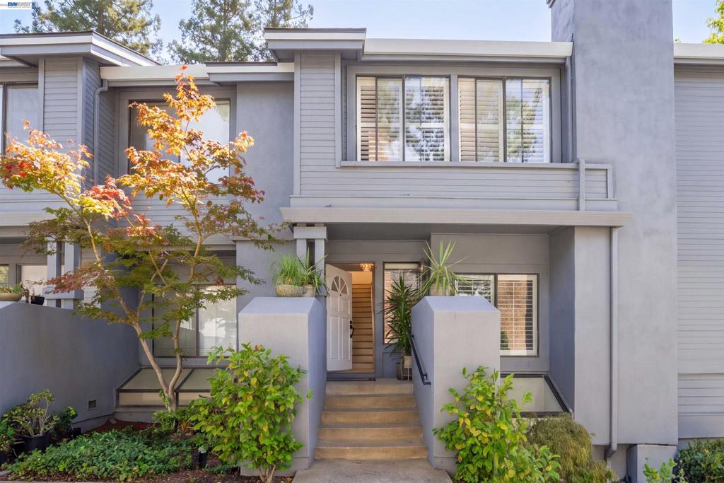 1655 Geary Rd 21 — photo