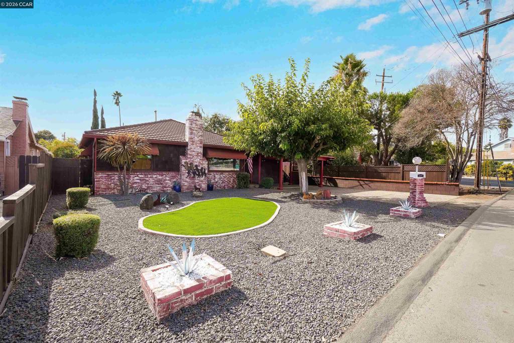 1193 Almendra Court — photo