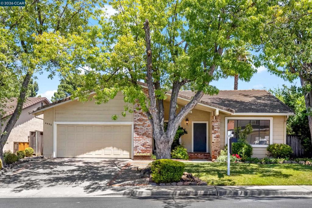 4495 Sweet Shrub Ct — photo