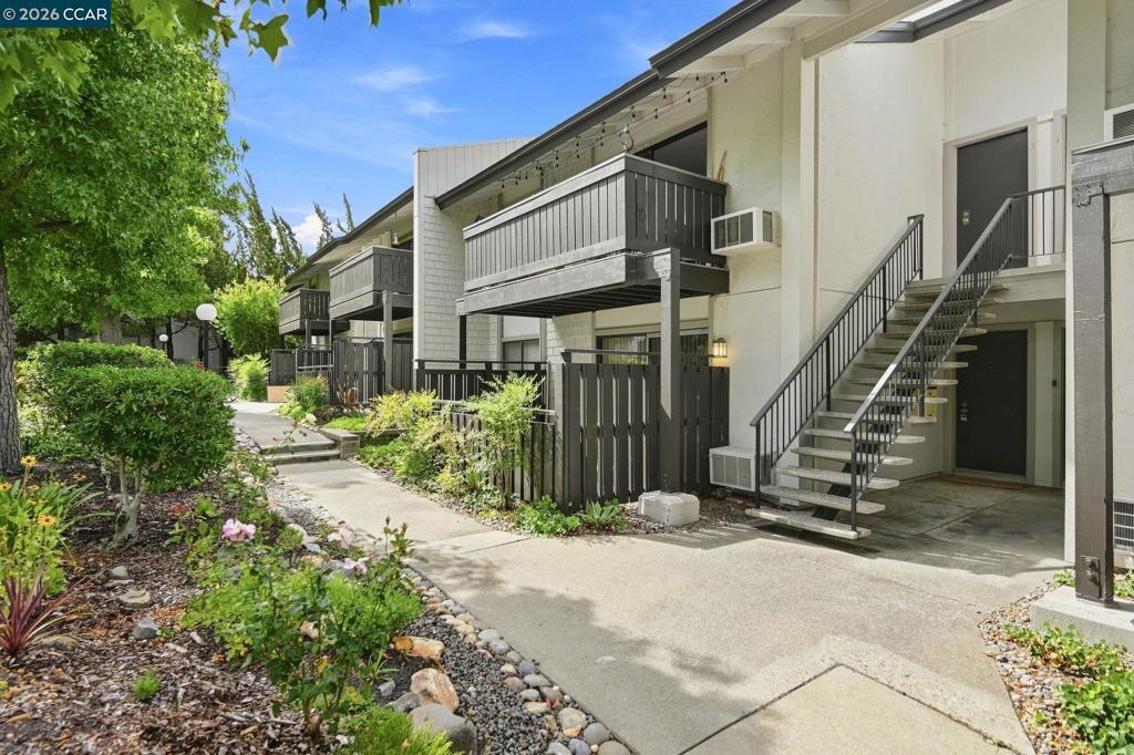 1447 Marchbanks Dr 1 — photo