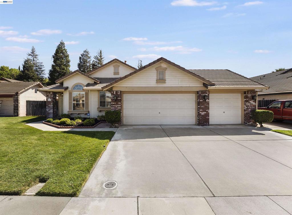 534 Reisling Ct — photo