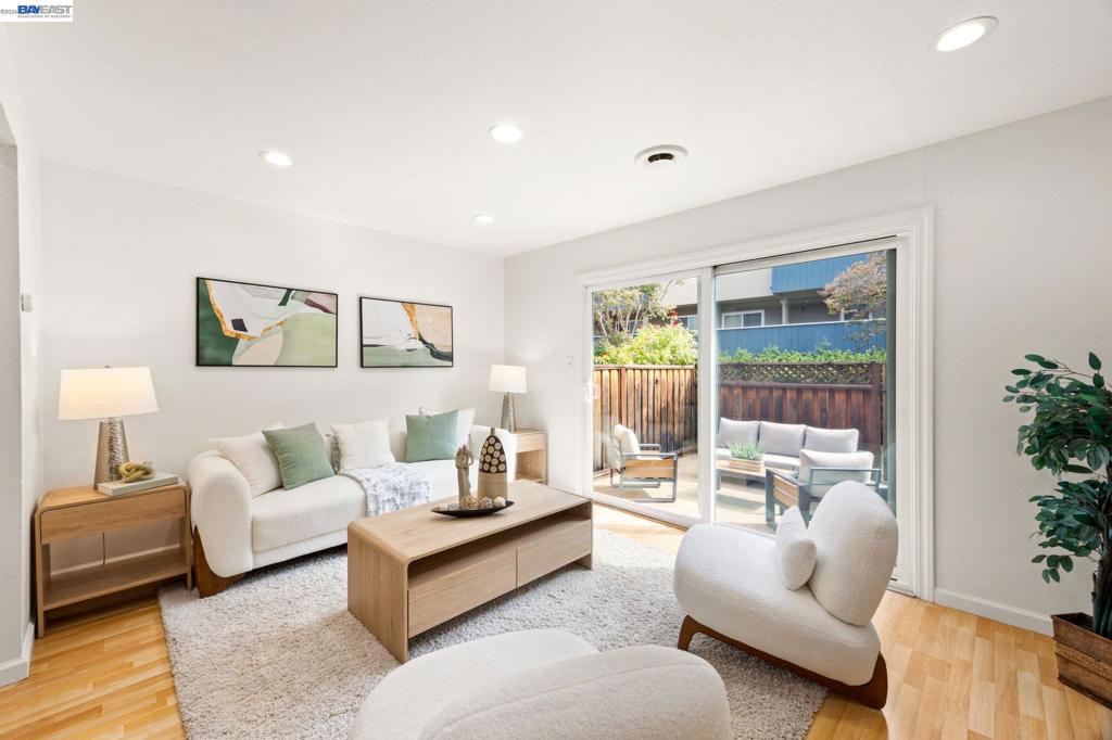 7070 Rainbow Dr 9 — photo