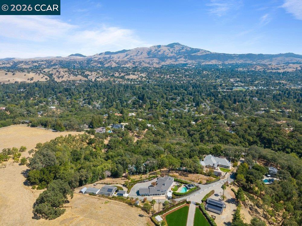740 Clipper Hill Rd — photo