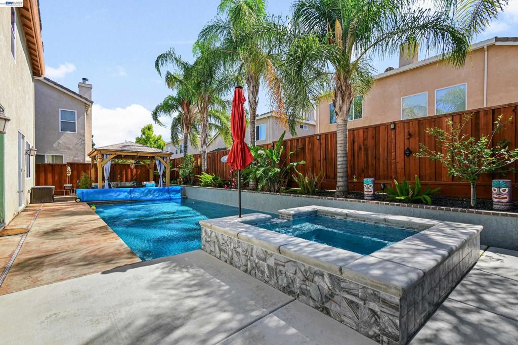 1434 Olivia Ct — photo