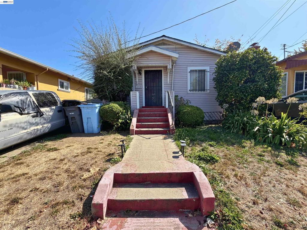 1514 Russell St — photo